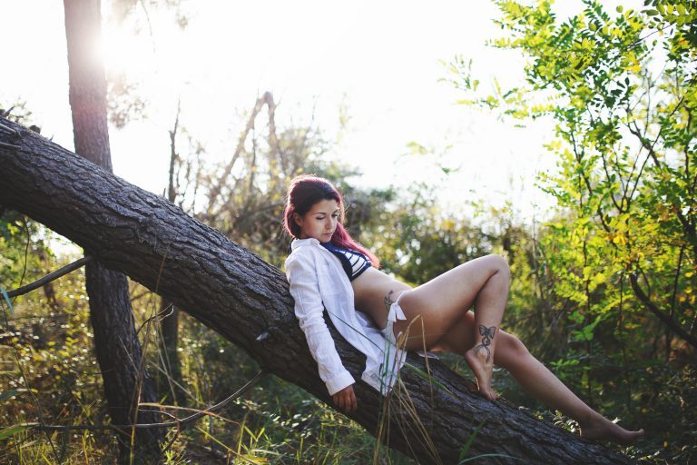 shana fotografa professionista di treviso racconta storie al femminile, parla di corpi, cicatrici, in modo sensuale, ma mai volgare. Prenota il tuo servizio fotografico di ritratto e boudoir