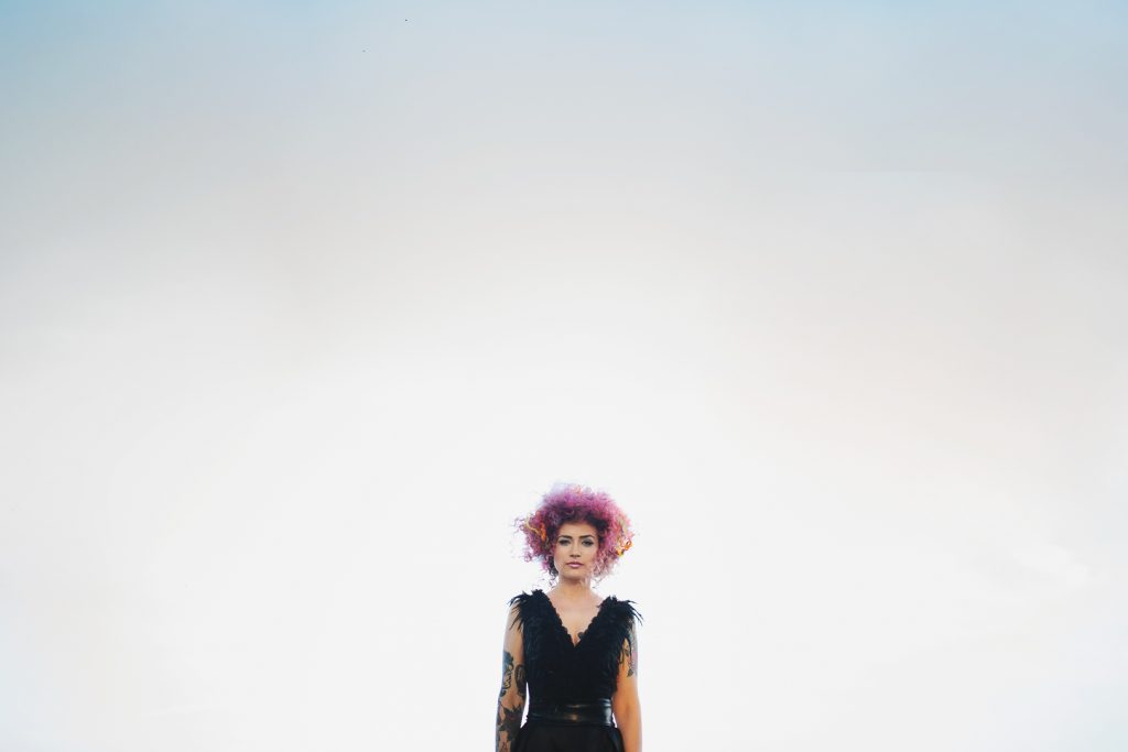Fotografia metamorfica per donne che vogliono riscoprirsi libere e selvagge. Balliamo da sole è un percorso individuale di ricerca attraverso la fotografia metamorfica e pratiche creative. 
Sei pronta per la tua metamorfosi?